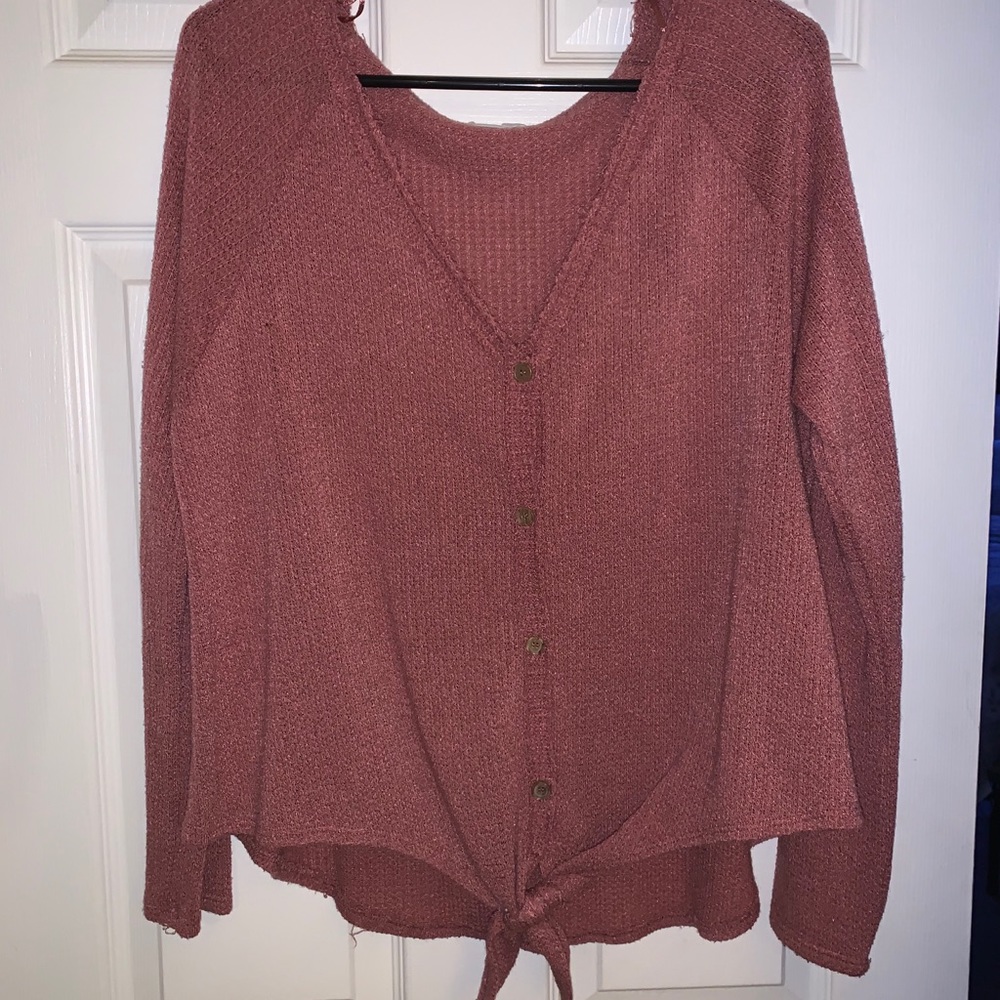 Flowy rose colored sweater, thin